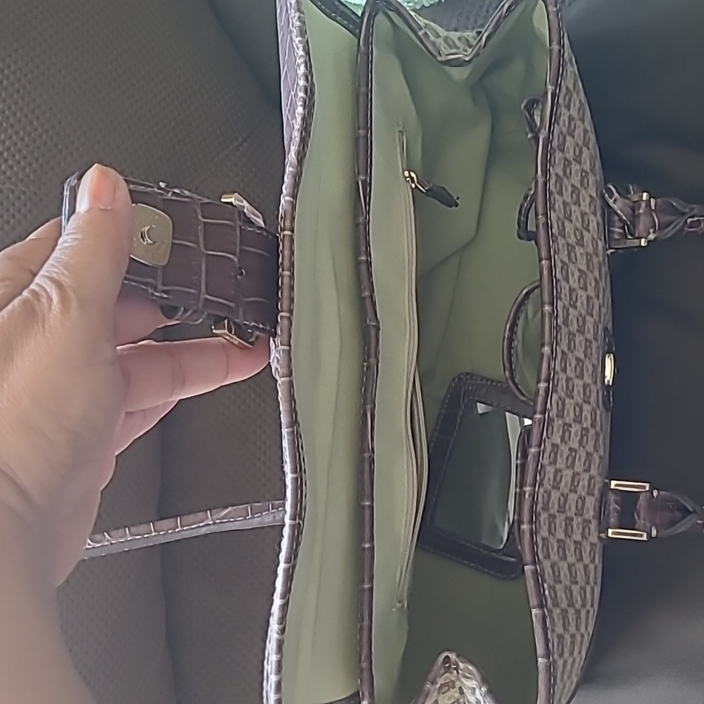 Purse - Picture 2 of 3